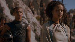 extant_GameOfThrones_4x01-TwoSwords_4741