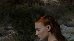 extant_GameOfThrones_4x01-TwoSwords_4795