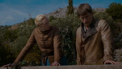 extant_GameOfThrones_4x01-TwoSwords_4812