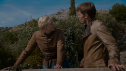 extant_GameOfThrones_4x01-TwoSwords_4855