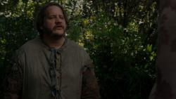 extant_GameOfThrones_4x01-TwoSwords_5012