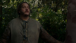 extant_GameOfThrones_4x01-TwoSwords_5016