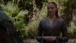 extant_GameOfThrones_4x01-TwoSwords_5031