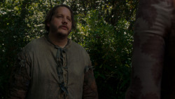extant_GameOfThrones_4x01-TwoSwords_5066