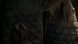 extant_GameOfThrones_4x01-TwoSwords_5077