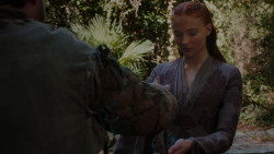 extant_GameOfThrones_4x01-TwoSwords_5082