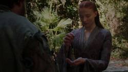 extant_GameOfThrones_4x01-TwoSwords_5084