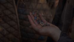 extant_GameOfThrones_4x01-TwoSwords_5088