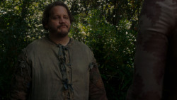 extant_GameOfThrones_4x01-TwoSwords_5106