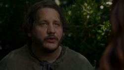 extant_GameOfThrones_4x01-TwoSwords_5136