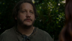 extant_GameOfThrones_4x01-TwoSwords_5142