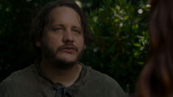 extant_GameOfThrones_4x01-TwoSwords_5150