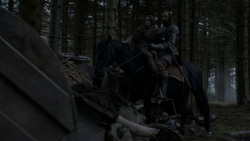 extant_GameOfThrones_4x01-TwoSwords_5194