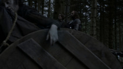 extant_GameOfThrones_4x01-TwoSwords_5198