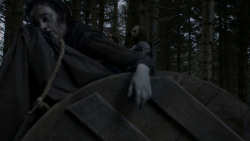 extant_GameOfThrones_4x01-TwoSwords_5199