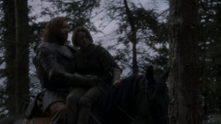 extant_GameOfThrones_4x01-TwoSwords_5223