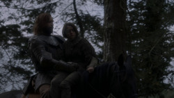 extant_GameOfThrones_4x01-TwoSwords_5224