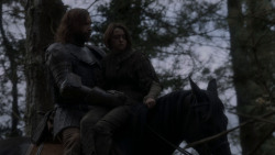 extant_GameOfThrones_4x01-TwoSwords_5227