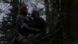 extant_GameOfThrones_4x01-TwoSwords_5229
