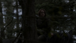 extant_GameOfThrones_4x01-TwoSwords_5234