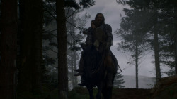 extant_GameOfThrones_4x01-TwoSwords_5245