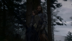 extant_GameOfThrones_4x01-TwoSwords_5257