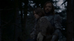 extant_GameOfThrones_4x01-TwoSwords_5265
