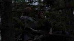 extant_GameOfThrones_4x01-TwoSwords_5284