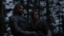 extant_GameOfThrones_4x01-TwoSwords_5303