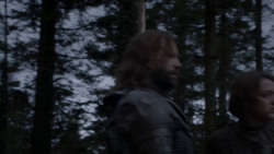 extant_GameOfThrones_4x01-TwoSwords_5306