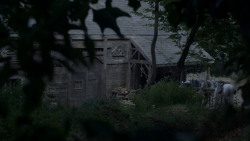 extant_GameOfThrones_4x01-TwoSwords_5313
