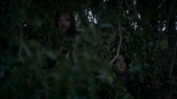 extant_GameOfThrones_4x01-TwoSwords_5320