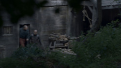 extant_GameOfThrones_4x01-TwoSwords_5332