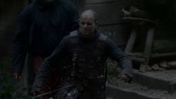extant_GameOfThrones_4x01-TwoSwords_5342