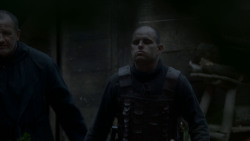 extant_GameOfThrones_4x01-TwoSwords_5347
