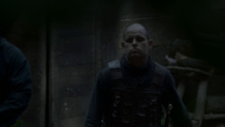 extant_GameOfThrones_4x01-TwoSwords_5348