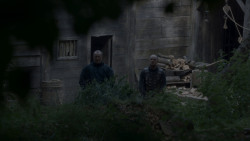 extant_GameOfThrones_4x01-TwoSwords_5378