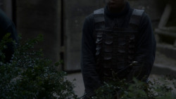 extant_GameOfThrones_4x01-TwoSwords_5384