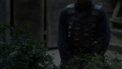extant_GameOfThrones_4x01-TwoSwords_5385