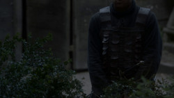 extant_GameOfThrones_4x01-TwoSwords_5387