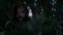 extant_GameOfThrones_4x01-TwoSwords_5395