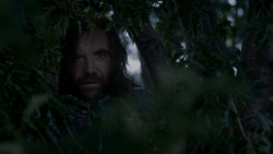 extant_GameOfThrones_4x01-TwoSwords_5399