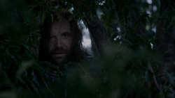 extant_GameOfThrones_4x01-TwoSwords_5400
