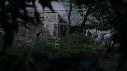 extant_GameOfThrones_4x01-TwoSwords_5404