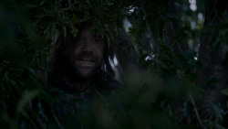 extant_GameOfThrones_4x01-TwoSwords_5415