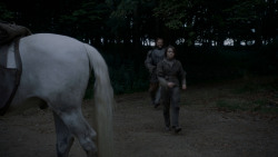 extant_GameOfThrones_4x01-TwoSwords_5420