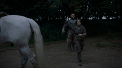 extant_GameOfThrones_4x01-TwoSwords_5421