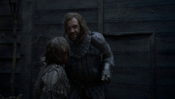 extant_GameOfThrones_4x01-TwoSwords_5427