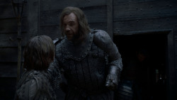 extant_GameOfThrones_4x01-TwoSwords_5430