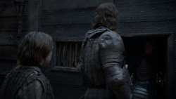 extant_GameOfThrones_4x01-TwoSwords_5438